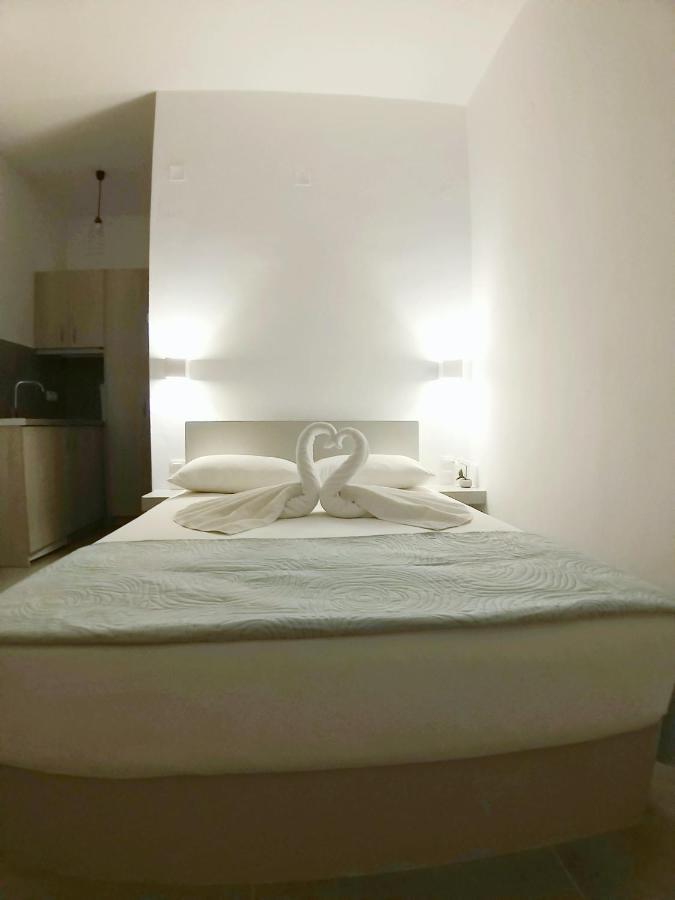 Mavrikou Helen Apartments İskiri Dış mekan fotoğraf